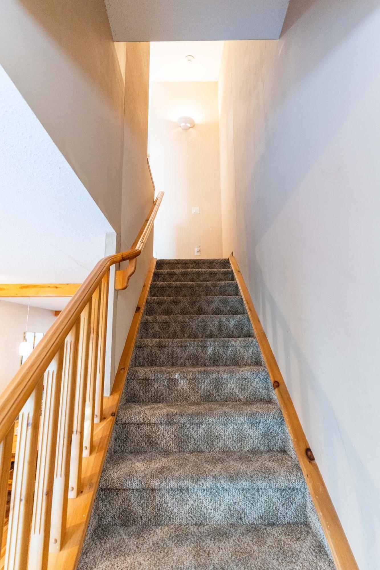 Banff Woods Lodge キャンモア エクステリア 写真